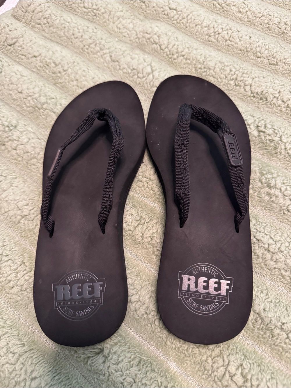 Reef Black Women's Flip Flop Sandals - Picture 2 of 3
